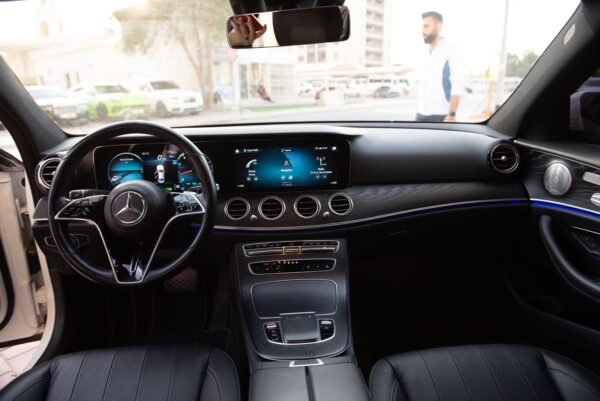 Mercedes-Benz E-Class - Image 6