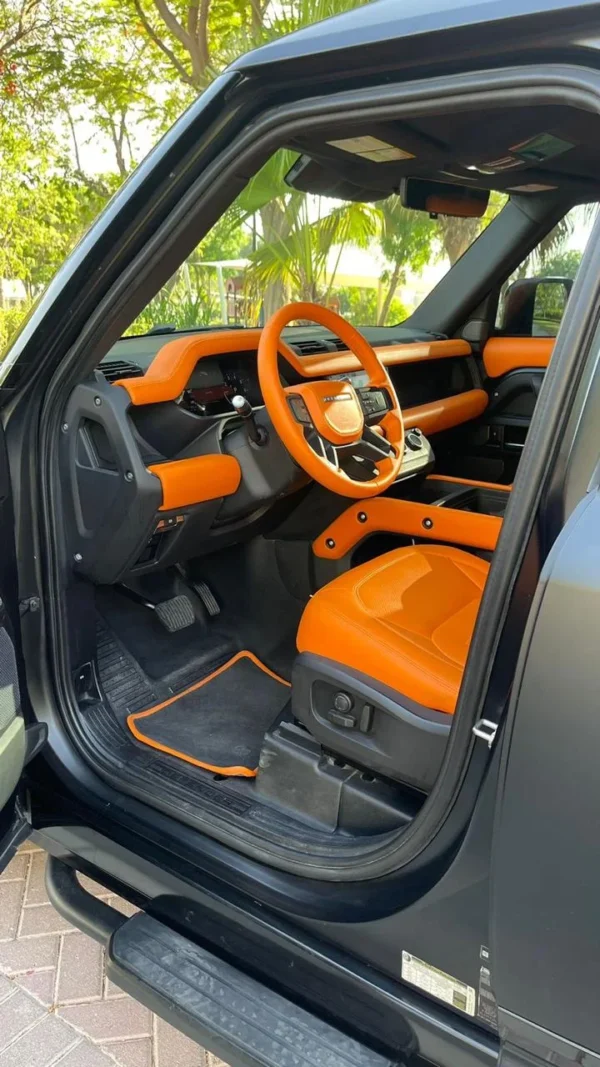 Land Rover Defender - Image 5
